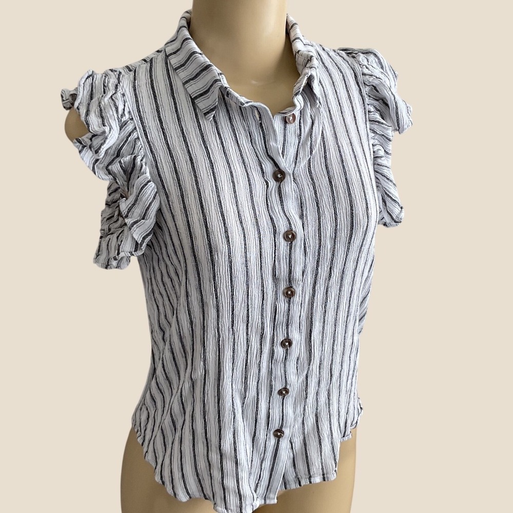 Maeve Anthropologie Top Shirt Sz XS White Black Stripe Flutter Sleeve Button Up